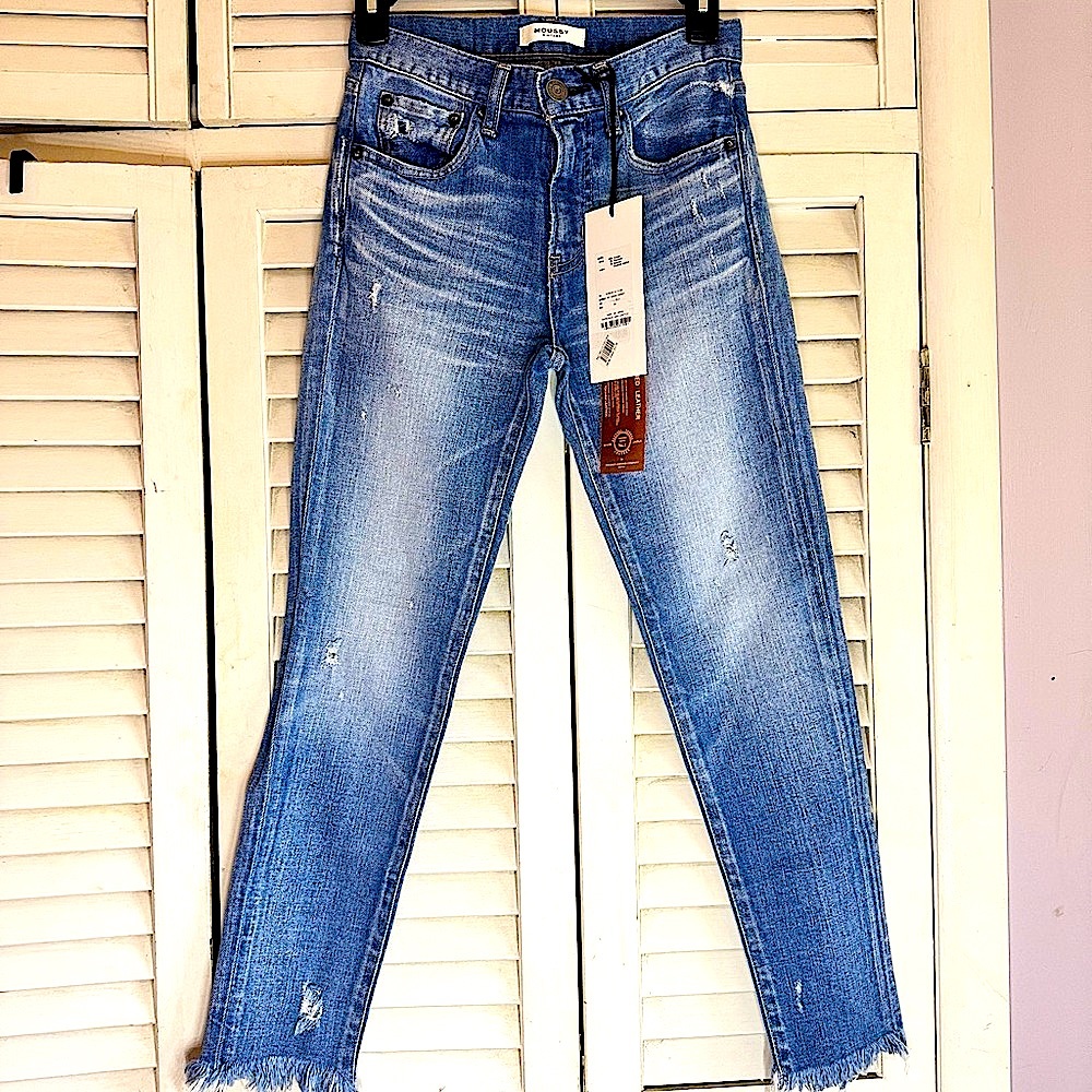 NWT Moussy Vintage “Diana” cropped, distressed jeans. Made in Japan, never worn.